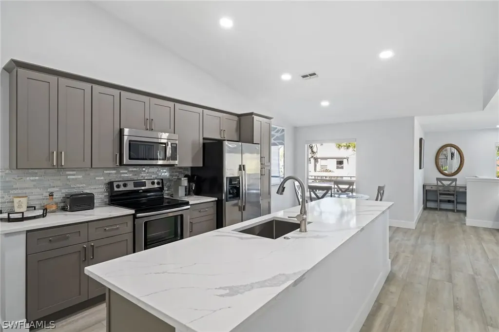 822 Gulf Pavilion Drive Naples FL 34108