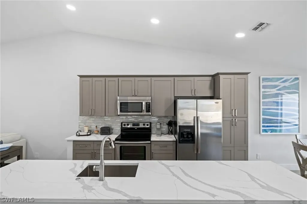 822 Gulf Pavilion Drive Naples FL 34108