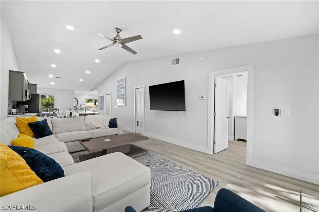 822 Gulf Pavilion Drive Naples FL 34108