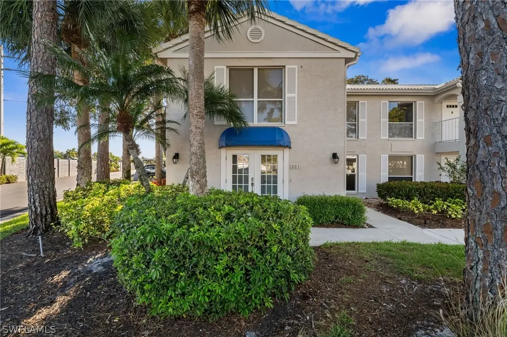822 Gulf Pavilion Drive Naples FL 34108