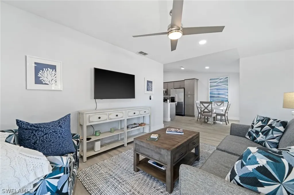 822 Gulf Pavilion Drive Naples FL 34108