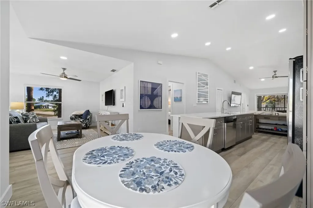 822 Gulf Pavilion Drive Naples FL 34108