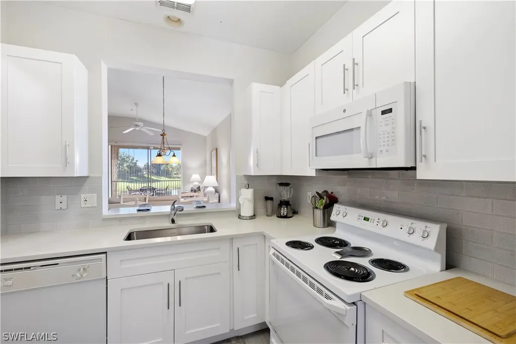 2290 Carrington Court Naples FL 34109