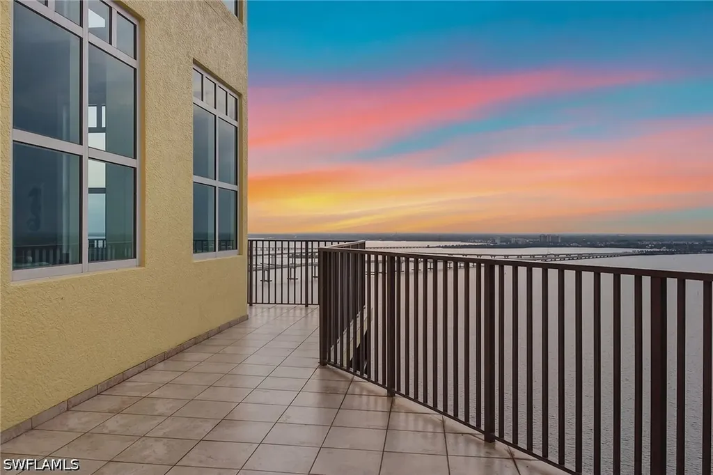 2797 1st Street Fort Myers FL 33916