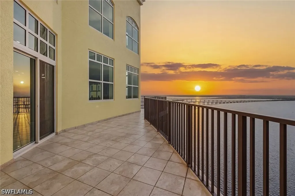 2797 1st Street Fort Myers FL 33916