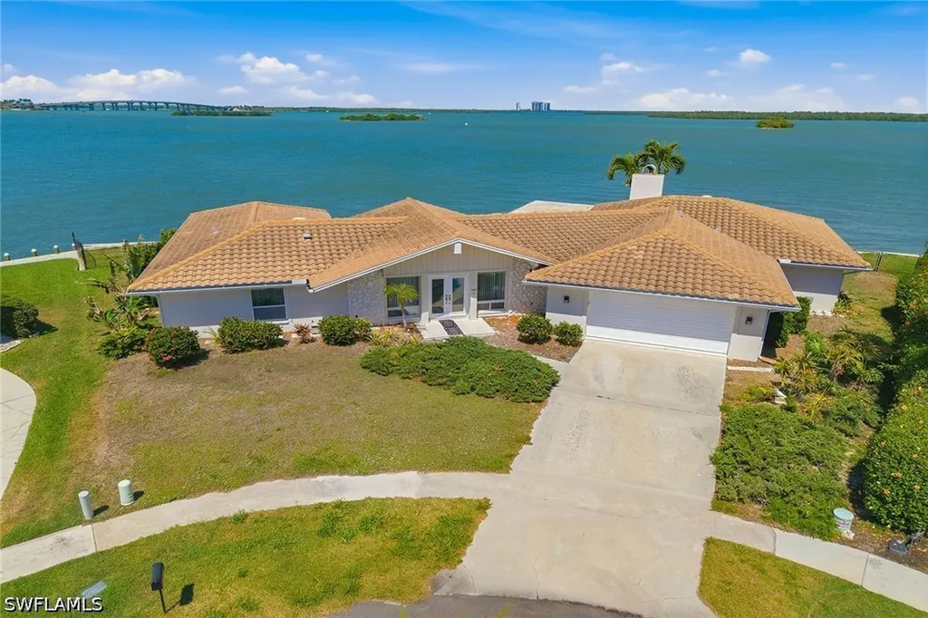 1792 Piedmont Court Marco Island FL 34145