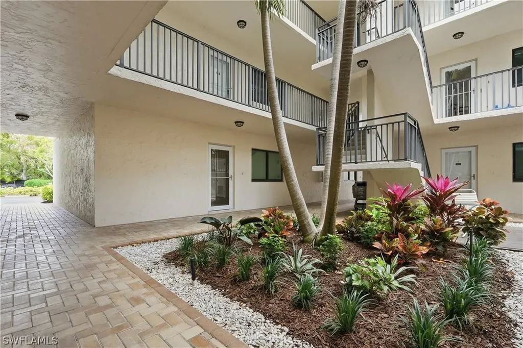 788 Park Shore Drive Naples FL 34103
