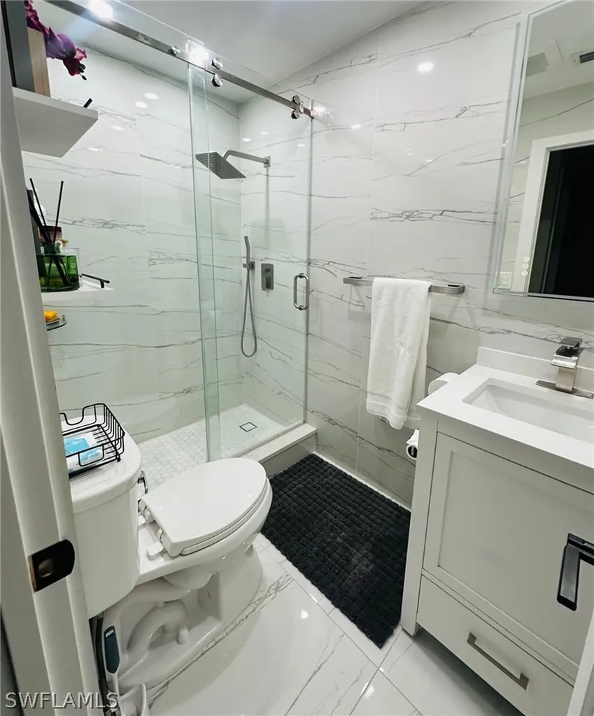 3323 Guilford Court Naples FL 34112