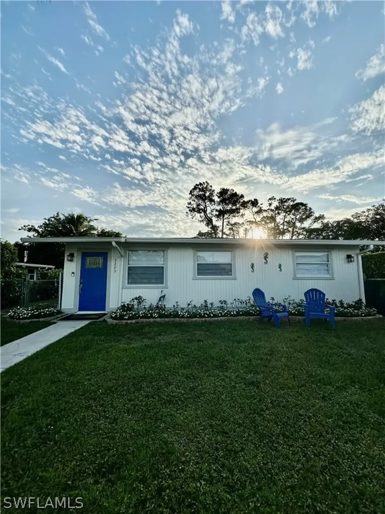 3323 Guilford Court Naples FL 34112