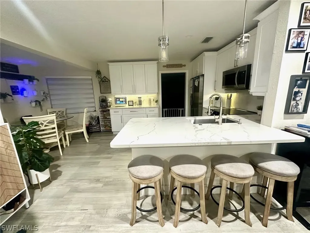 3323 Guilford Court Naples FL 34112