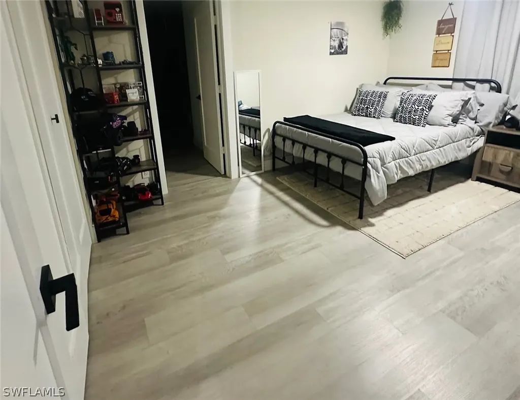 3323 Guilford Court Naples FL 34112