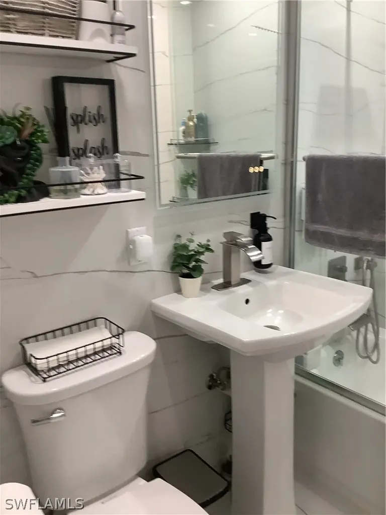 3323 Guilford Court Naples FL 34112