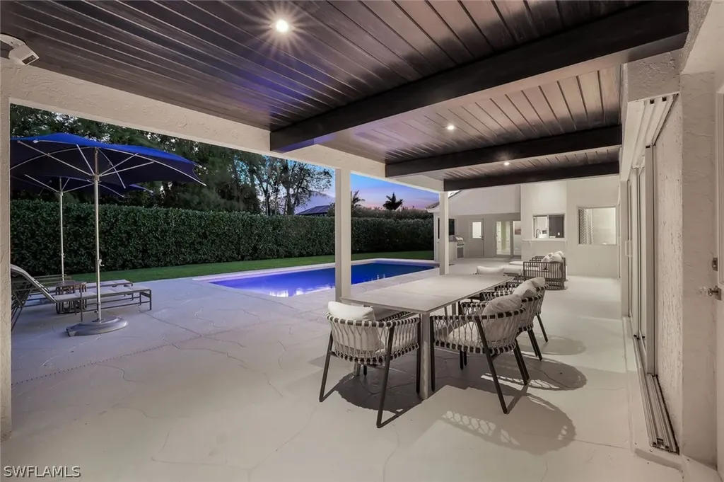 812 Tallow Tree Court Naples FL 34108