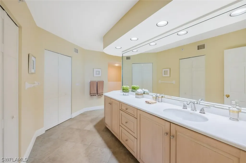 20 Seagate Drive Naples FL 34103