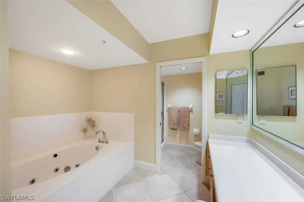 20 Seagate Drive Naples FL 34103