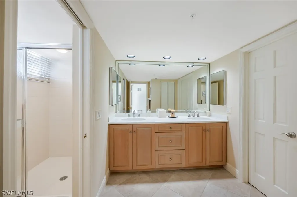 20 Seagate Drive Naples FL 34103