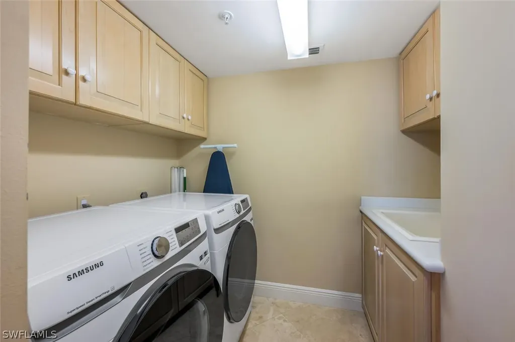 20 Seagate Drive Naples FL 34103