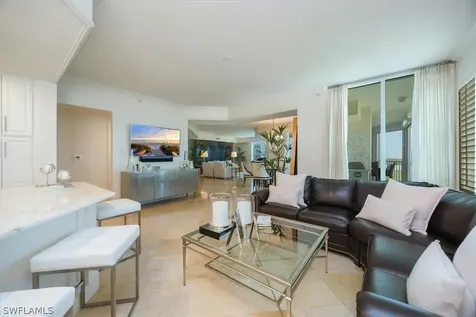 285 Grande Way Naples FL 34110