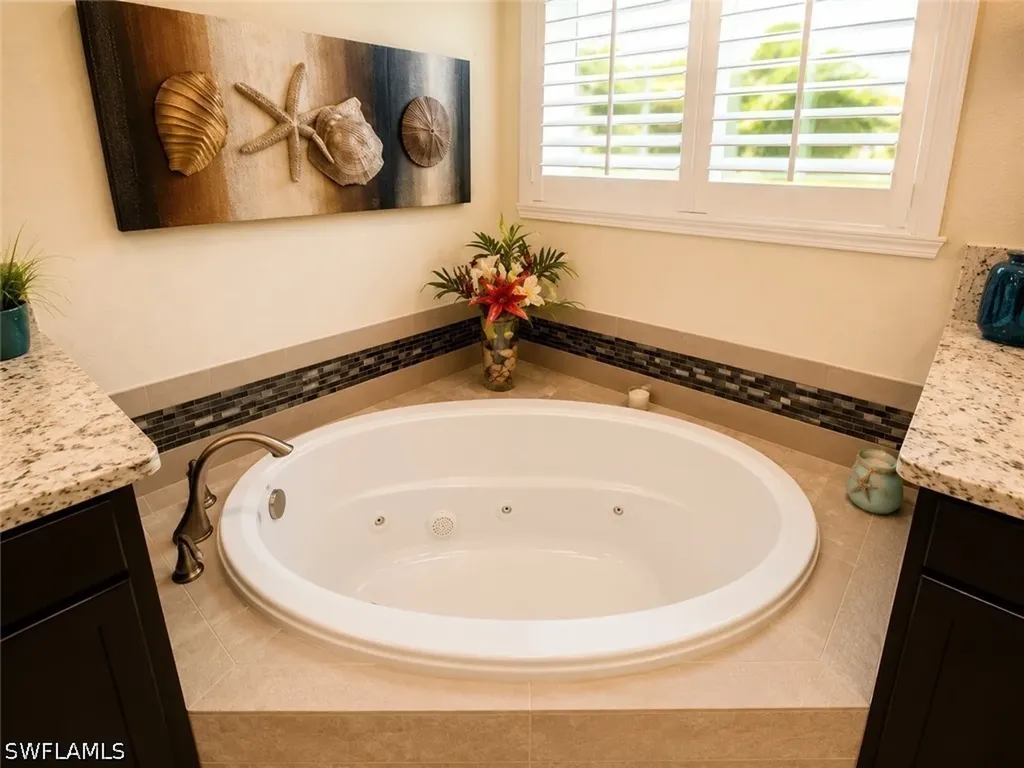 6574 Amarone Lane Naples FL 34113