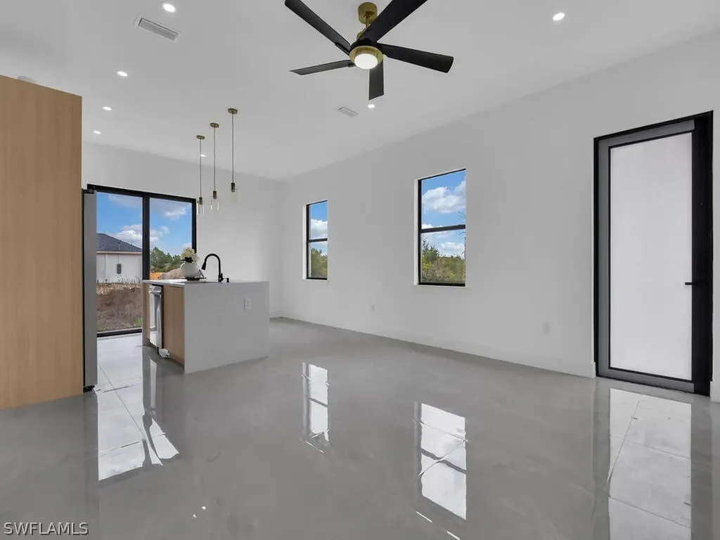 380 Cratsley Avenue S Lehigh Acres FL 33974