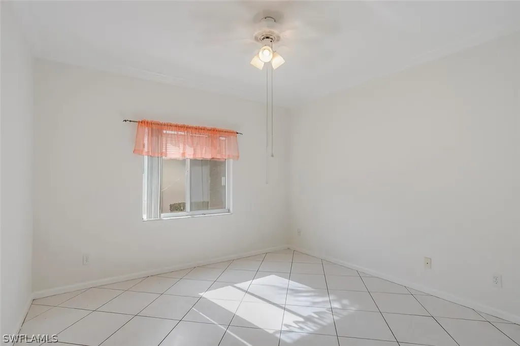725 Saratoga Circle Naples FL 34104
