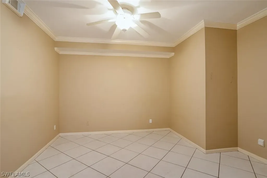 725 Saratoga Circle Naples FL 34104