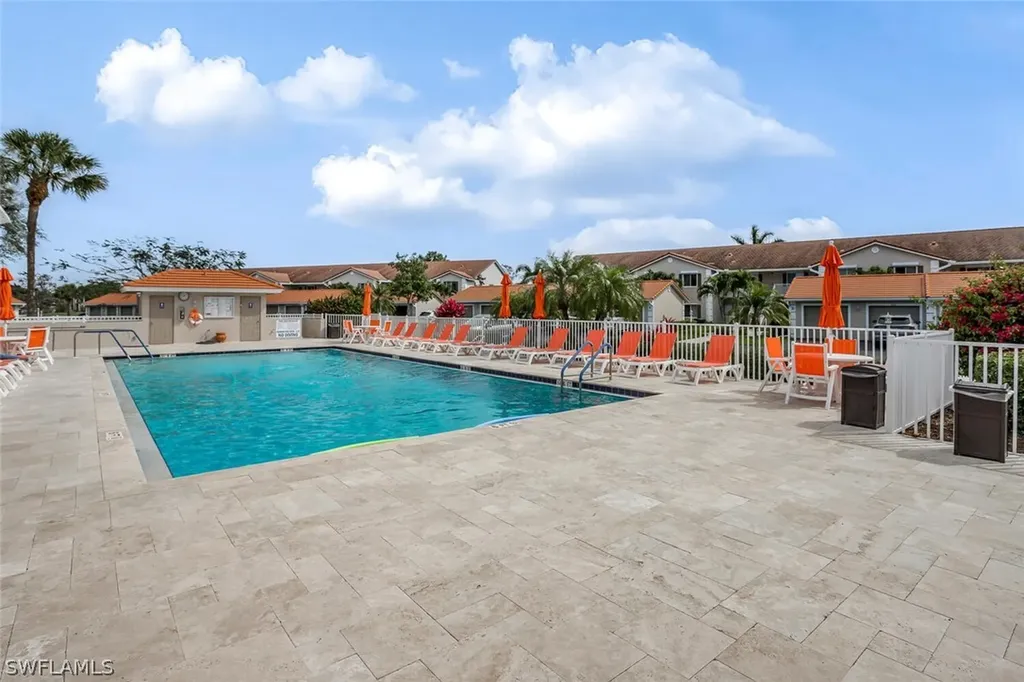 725 Saratoga Circle Naples FL 34104
