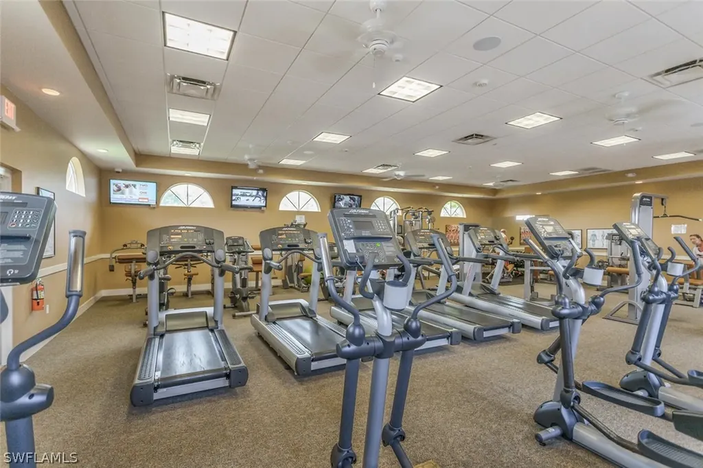 725 Saratoga Circle Naples FL 34104