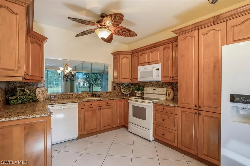 725 Saratoga Circle Naples FL 34104