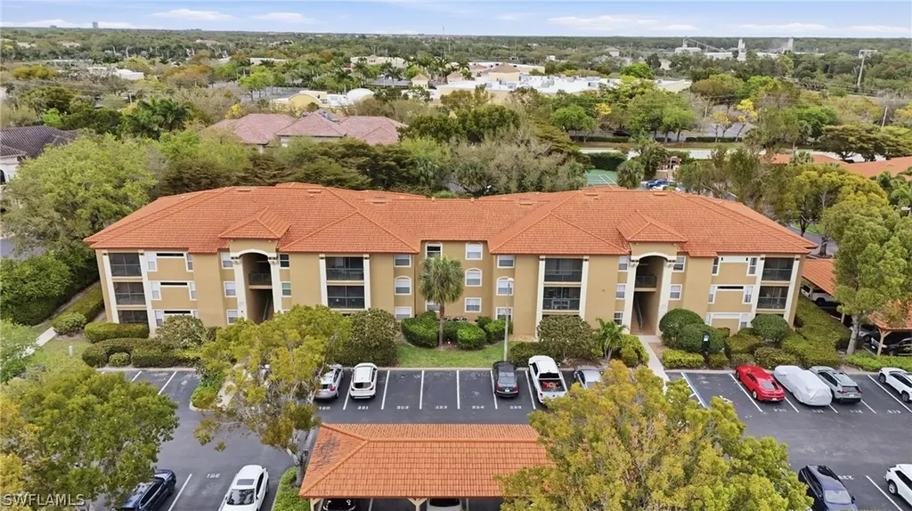 8861 Colonnades Court W Bonita Springs FL 34135