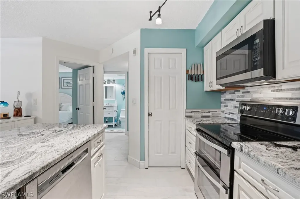 8861 Colonnades Court W Bonita Springs FL 34135