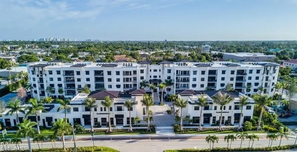 1125 Central Avenue Naples FL 34102
