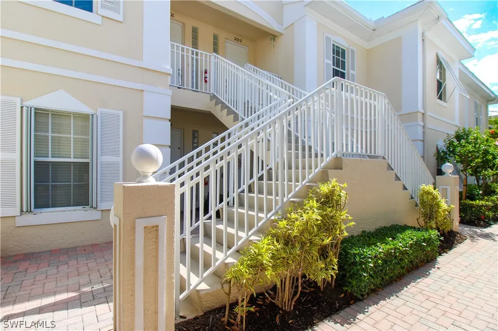1360 Sweetwater Cove Naples FL 34110