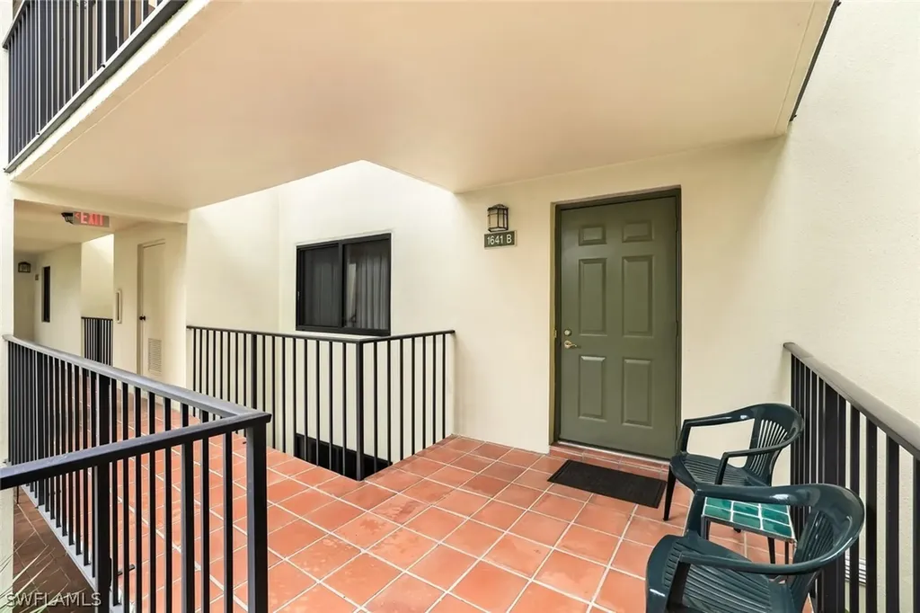 1641 Spoonbill Lane Naples FL 34105