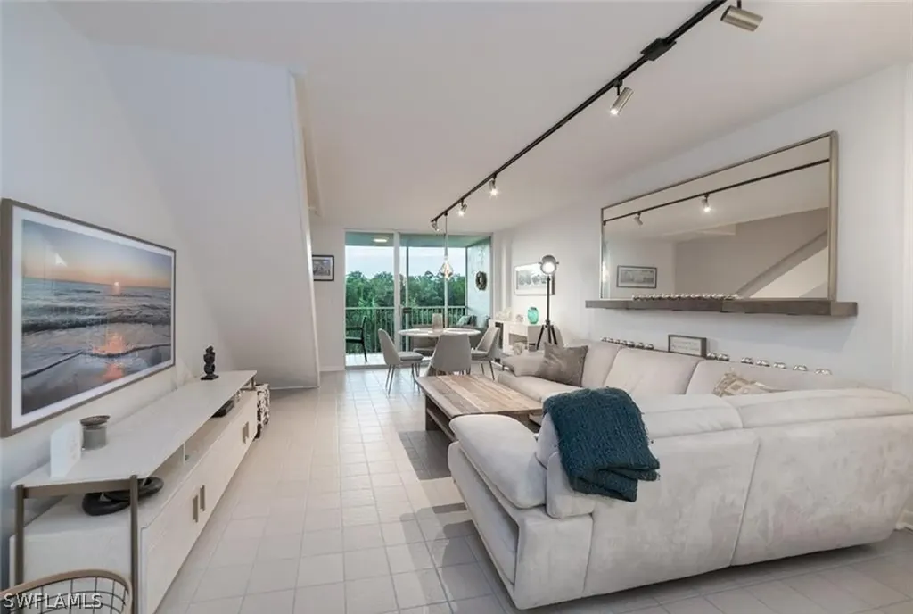 5 Bluebill Avenue Naples FL 34108