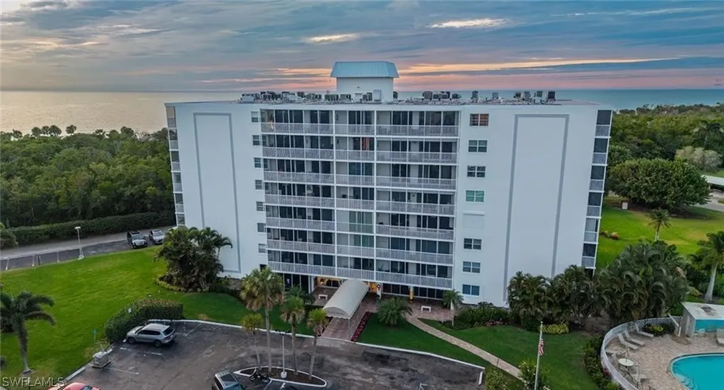 5 Bluebill Avenue Naples FL 34108