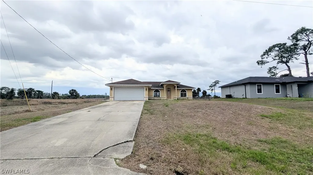 3017 S Balsam Circle Labelle FL 33935