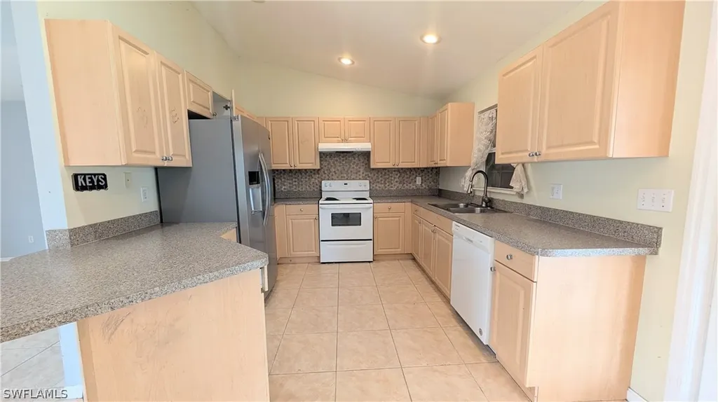 3017 S Balsam Circle Labelle FL 33935