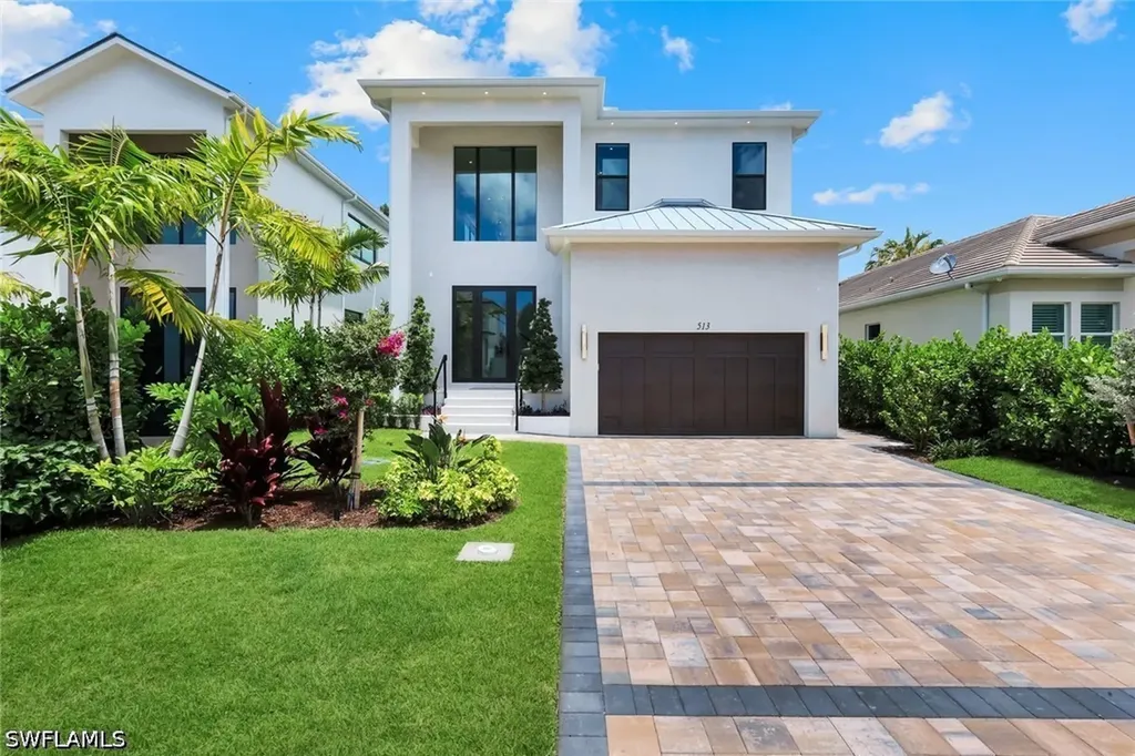 Naples FL, 513 92ND Avenue N
