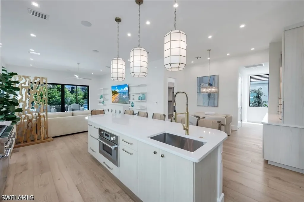 513 92nd Avenue N Naples FL 34108