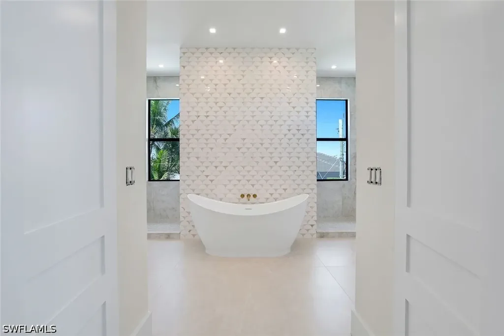 513 92nd Avenue N Naples FL 34108