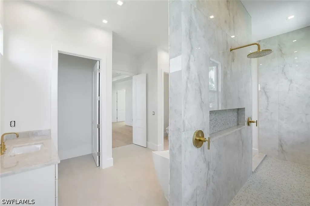 513 92nd Avenue N Naples FL 34108