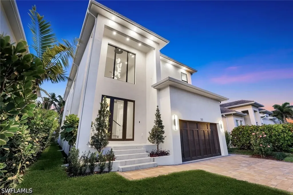513 92nd Avenue N Naples FL 34108