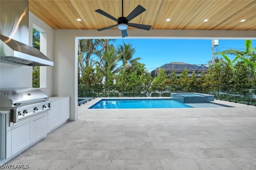 513 92nd Avenue N Naples FL 34108