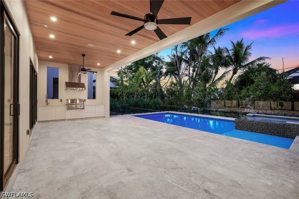 513 92nd Avenue N Naples FL 34108