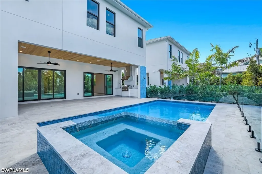 513 92nd Avenue N Naples FL 34108