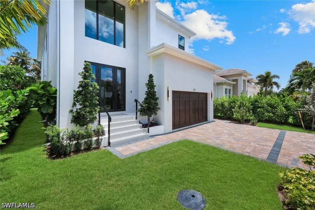 513 92nd Avenue N Naples FL 34108