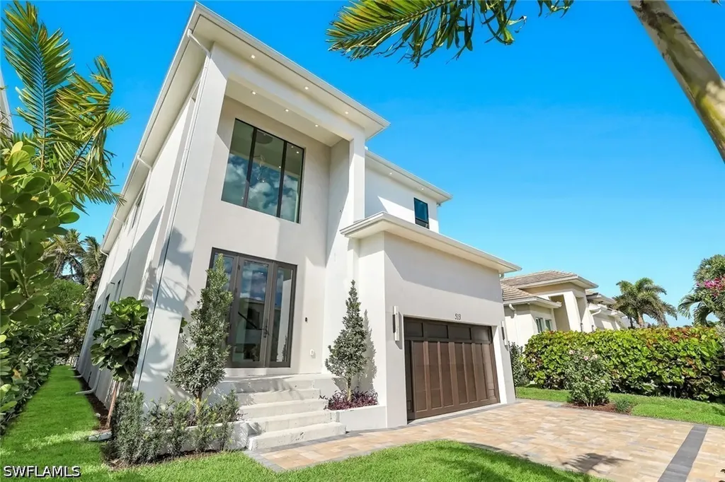 513 92nd Avenue N Naples FL 34108