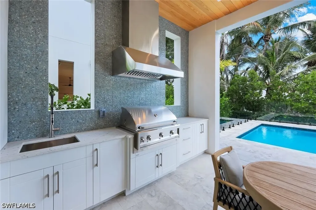513 92nd Avenue N Naples FL 34108