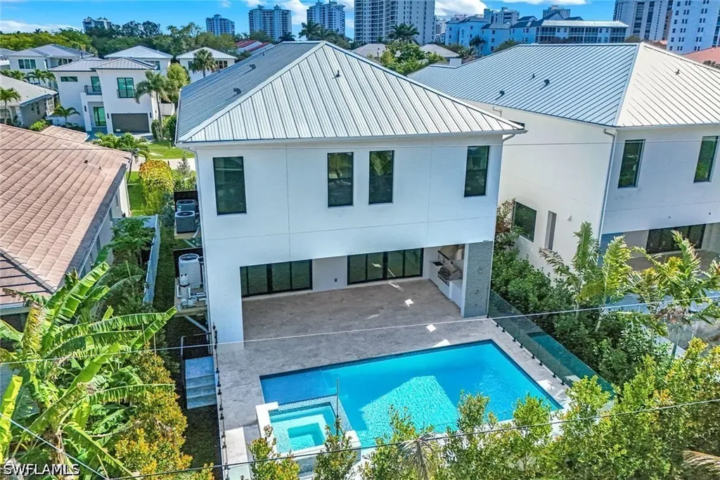 513 92nd Avenue N Naples FL 34108